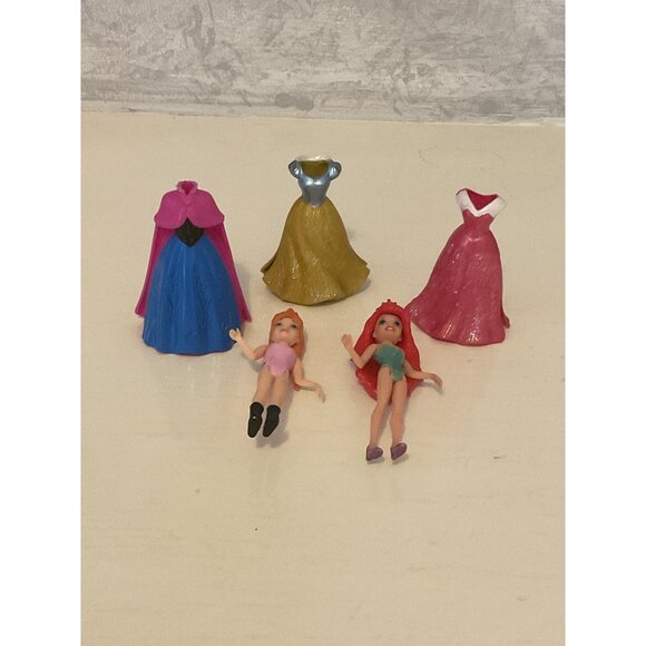 Disney Princess Magic Clip Dolls With 3 Dresses - Picture 1 of 4